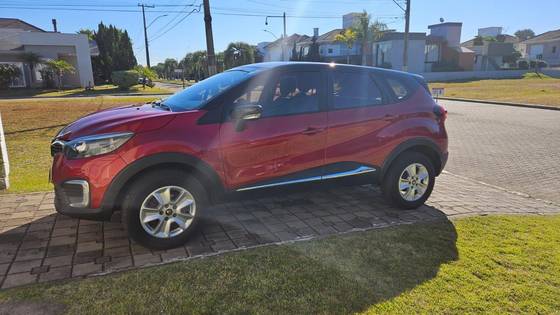 RENAULT CAPTUR 1.6 16V SCE FLEX LIFE X-TRONIC RENAULT CAPTUR 1.6 16V SCE FLEX LIFE X-TRONIC